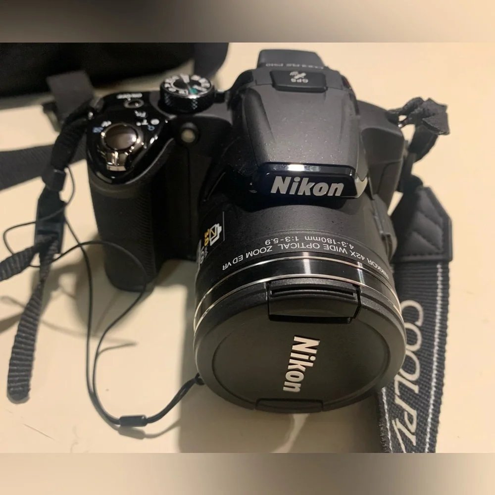 Nikon COOLPIX P510 16.1 MP Digital Camera - 42x Optical Zoom, Full HD + Case